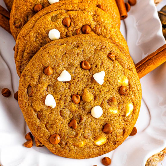 White Chocolate Gingerbread Cookies - Recipe photo by Flavor Mosaic