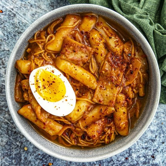 Tteokbokki (Korean Rice Cakes) - Recipe photo by ChiliPepperMadness