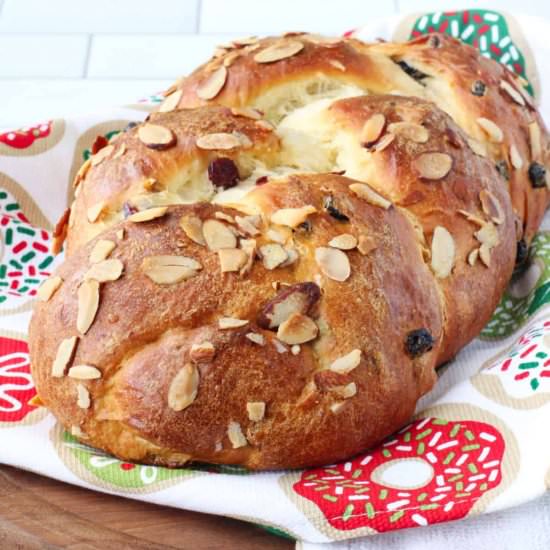 Czech Christmas Bread - Recipe photo by karenskitchenstories