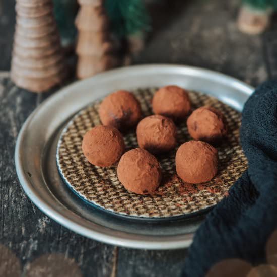Chocolate Truffles Recipe - Recipe photo by zesttangerine