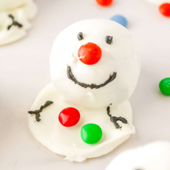 Snowman Oreo Balls - Recipe photo by OnMyKidsPlate