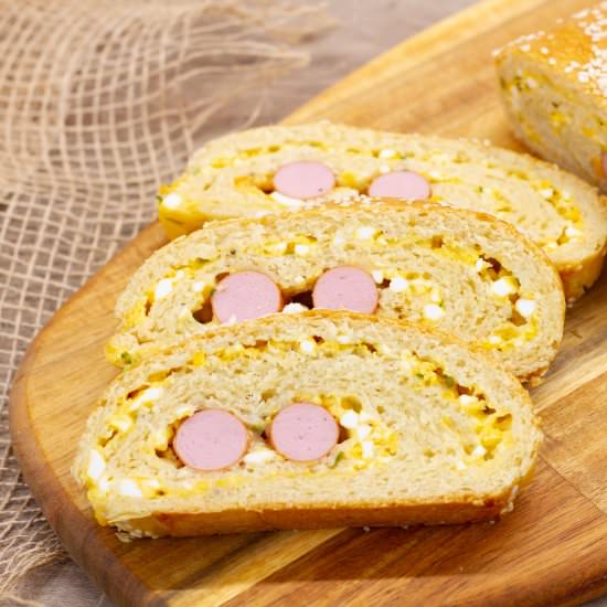 Roll with egg, cheese and sausage - Recipe photo by mecooks.com