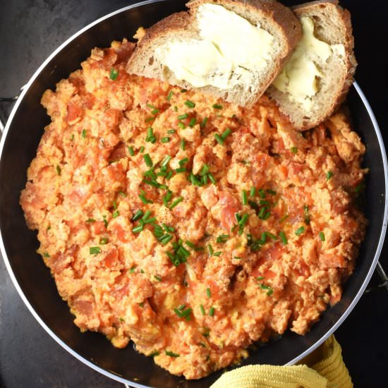 Scrambled Eggs with Tomatoes - Recipe photo by everydayhealthyrecipes