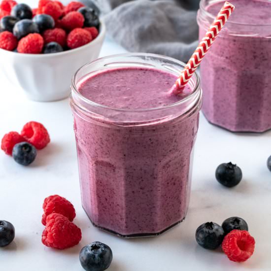 Raspberry Blueberry Smoothie - Recipe photo by freshapron