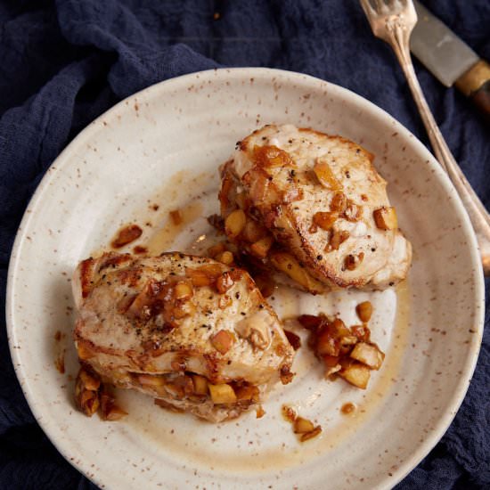 Pork Chops with Apples - Recipe photo by Barbara Curry