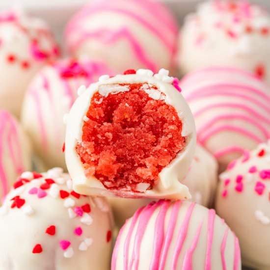 Strawberry Truffles - Recipe photo by pumpkinnspice