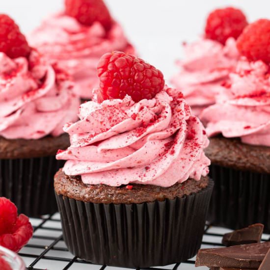Chocolate Raspberry Cupcakes - Recipe photo by thefreshcooky