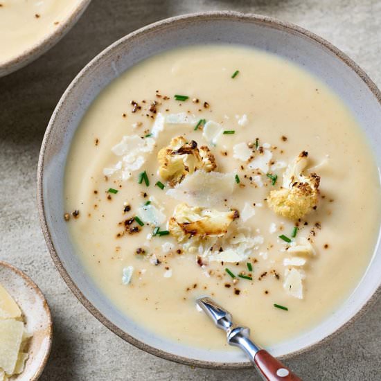 Creamy Roasted Cauliflower Soup - Recipe photo by Lemon blossoms