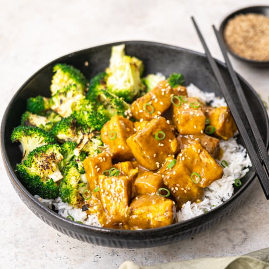 Crispy Orange Tofu - Recipe photo by Sixhungryfeet