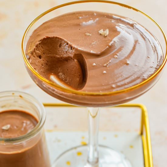 Healthy Blender Chocolate Mousse - Recipe photo by Annikaeats