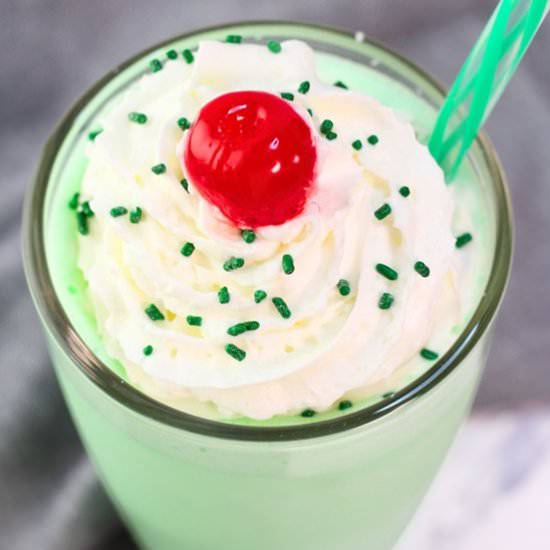 homemade shamrock shake - Recipe photo by nowcookthis