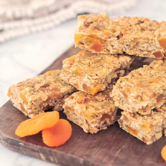 Apricot Almond Granola Bars - Recipe photo by spabettie