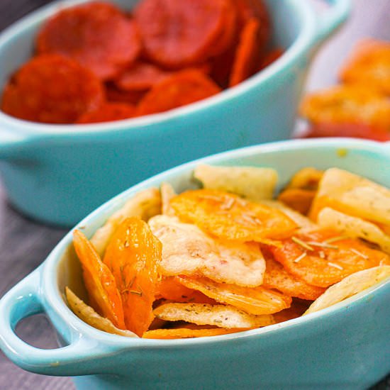 Keto Cheese & Pepperoni Chips - Recipe photo by MyLifeCookbook