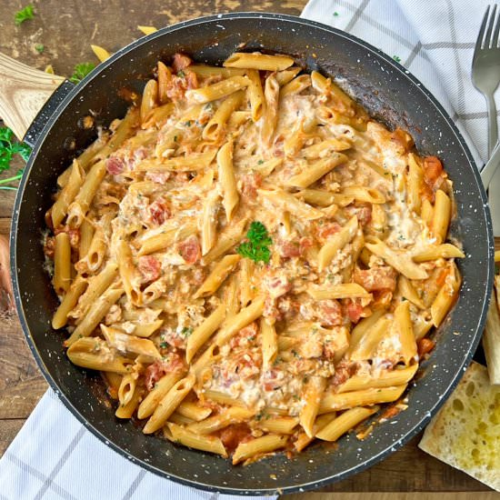 HEALTHY Creamy Salmon Pasta - Recipe photo by Spain on a Fork