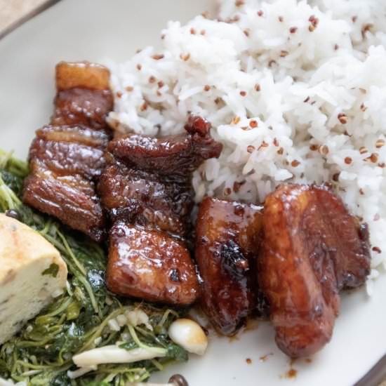 Filipino adobo pork - Recipe photo by foodmakesmehappy
