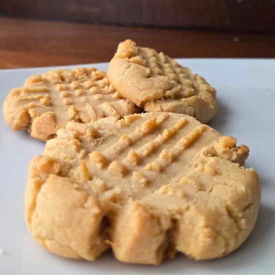 Old Fashioned Peanut Butter Cookies - Recipe photo by regina71