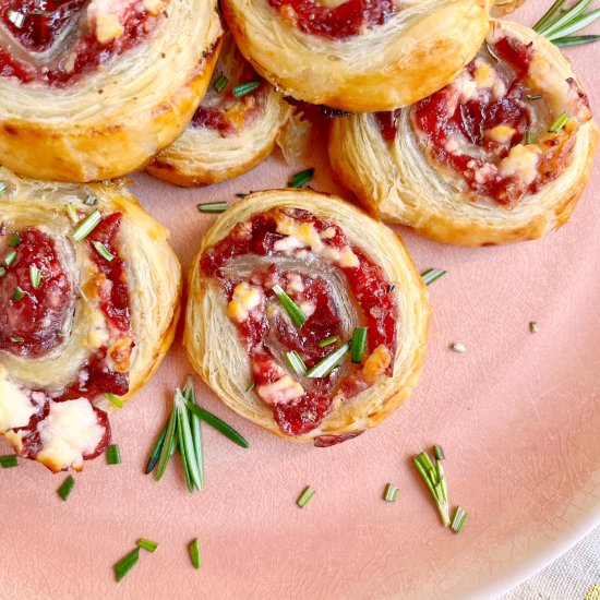 Cranberry Feta Pinwheels - Recipe photo by theyummymuffin02