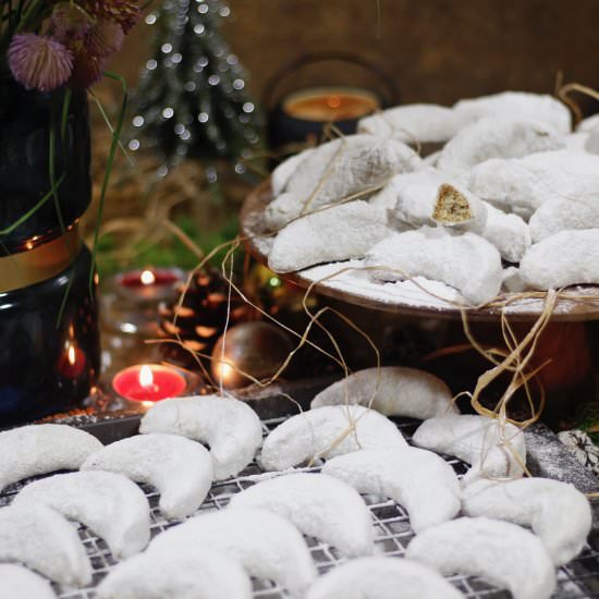 Vanillekipferl with Hazelnut - Recipe photo by Rachida