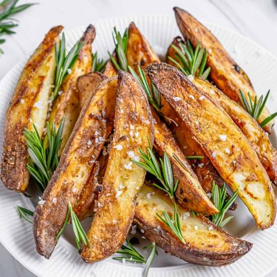 Rosemary Roasted Potatoes - Recipe photo by ToSimplyInspire