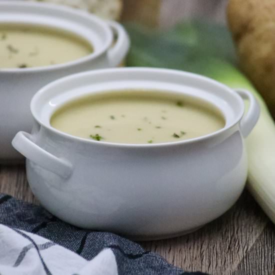 Hearty Potato Leek Soup - Recipe photo by Man Meets Oven