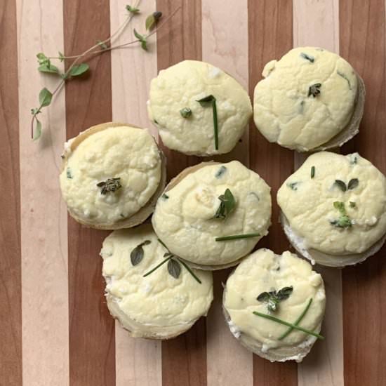 Artichoke Bottoms with Goat Cheese - Recipe photo by Osharak