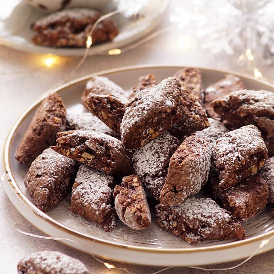 Italian Crunchy Almond Cookies - Recipe photo by blend with spices