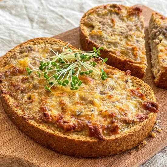 Ground Meat Toast Bread - Recipe photo by theeuropeandish