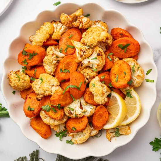 Roasted Cauliflower and Carrots - Recipe photo by Abi Thiya
