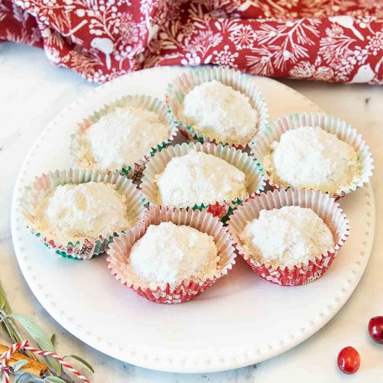 Greek Butter Cookies (Kourabiedes) - Recipe photo by iwilkerson