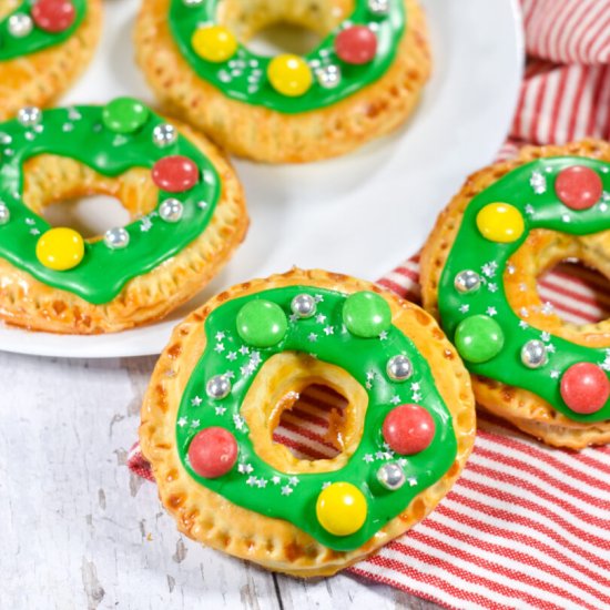 Nutella Christmas Wreaths - Recipe photo by bastecutfold