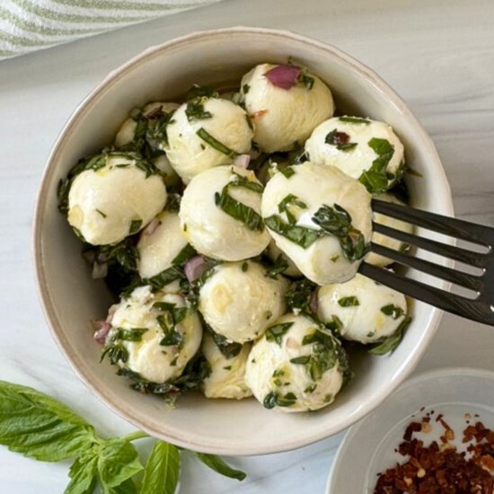 Marinated Mozzarella Balls - Recipe photo by asweetthyme
