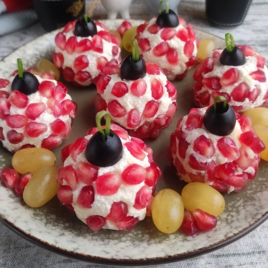 Festive Cheese Balls - Recipe photo by ThrivingInParenting