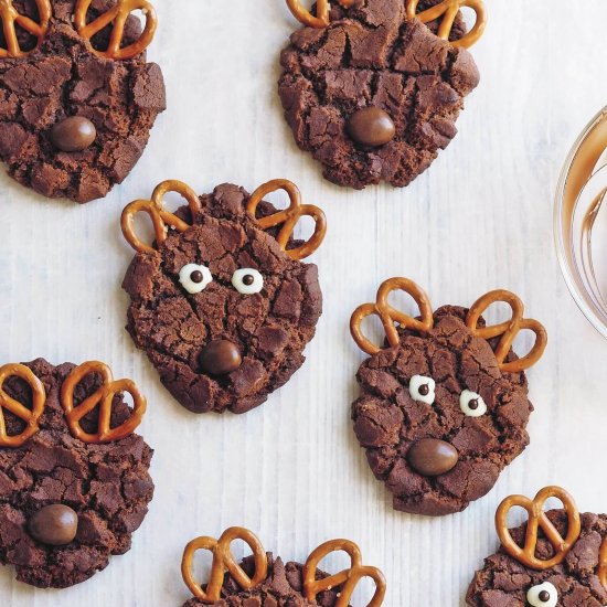 Reindeer Pretzel Cookies - Recipe photo by coolfooddude