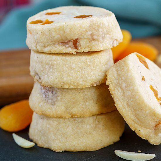 Apricot with Vanilla Bean Cookies - Recipe photo by Mycookiejourney