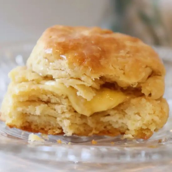 Einkorn Buttermilk Biscuits - Recipe photo by Tinhateats.com