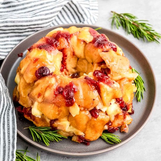 Mini Cranberry-Brie Pull-Apart Bread - Recipe photo by cookwhatyoulove