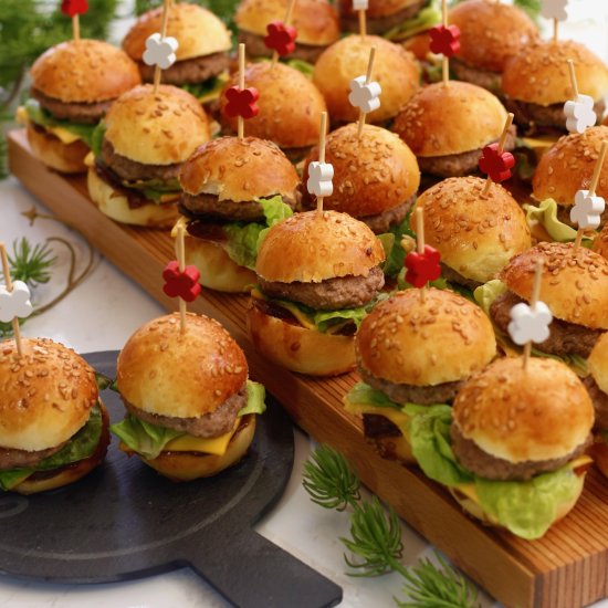 Best Cheeseburger Sliders Recipe - Recipe photo by Rachida