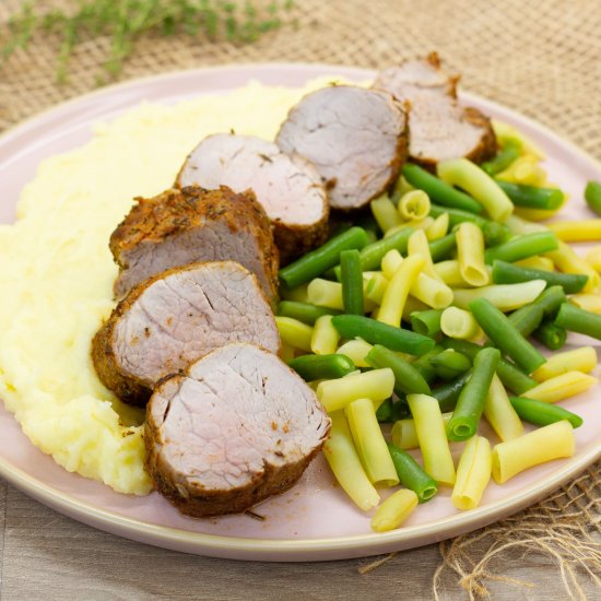 Roasted pork tenderloin - Recipe photo by mecooks.com
