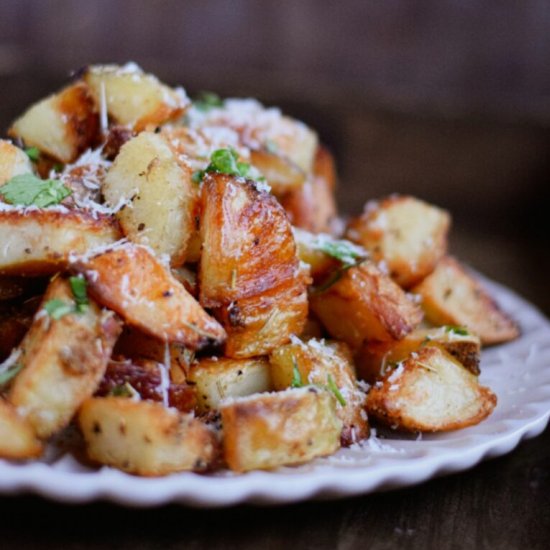 Crispy Roast Potatoes - Recipe photo by LivingtheGourmet