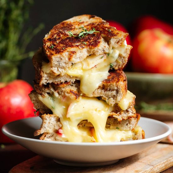 Apple Brie Grilled Cheese - Recipe photo by thehealthfulideas