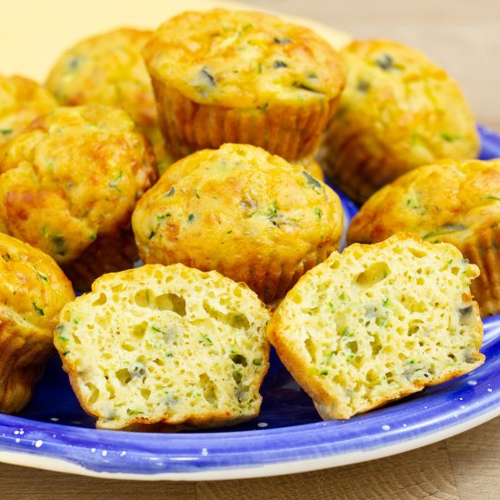 Cheese and zucchini muffins - Recipe photo by mecooks.com