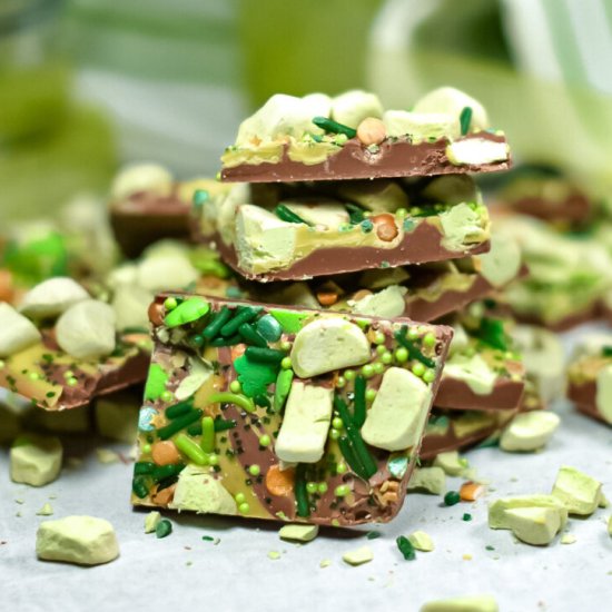 Lucky Charms Bark - Recipe photo by bastecutfold