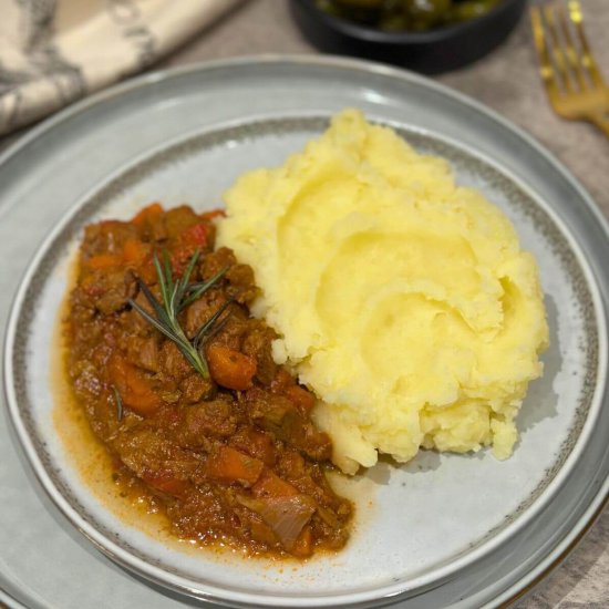 One-Pan Beef Stew with Mash - Recipe photo by JoinYourLife Food Recipes