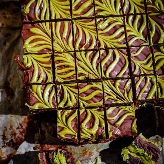 Fudgy Chocolate Pistachio Brownies - Recipe photo by tiffinandteaofficial