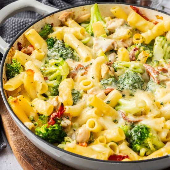 One Pan Chicken Broccoli Pasta Bake - Recipe photo by sugarsaltmagic