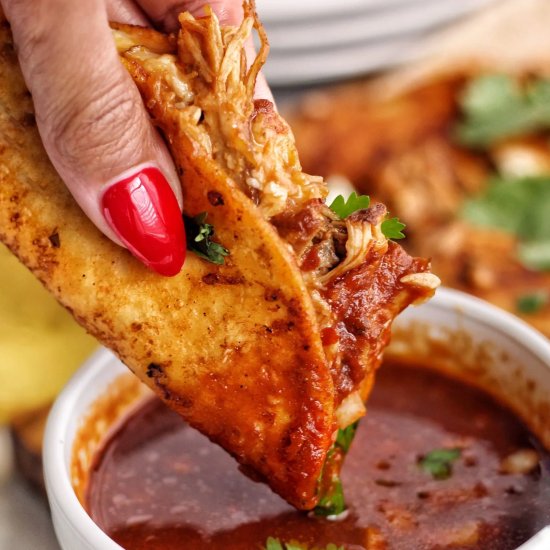 Slow Cooker Birria Chicken Tacos - Recipe photo by Ereese