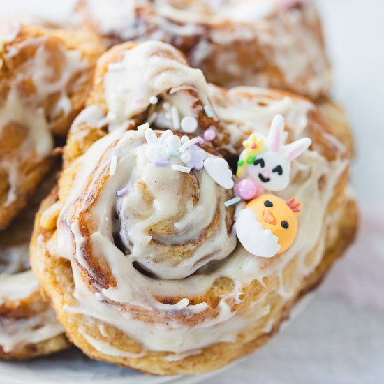 Easter Cinnabunnies Cinnamon Rolls - Recipe photo by The Sprinkled Cakery