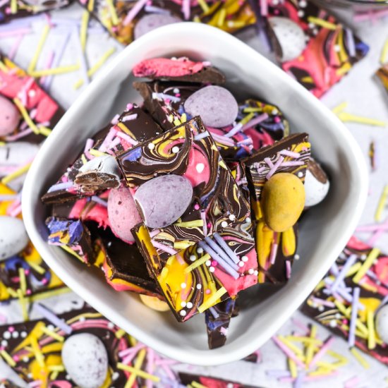 Easter Chocolate Bark - Recipe photo by bastecutfold