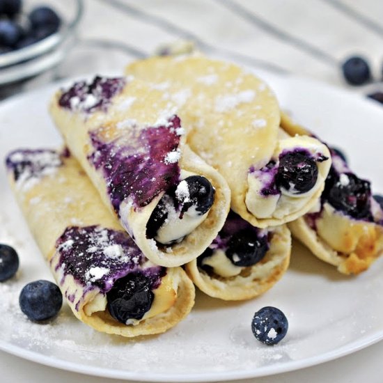 Healthy Blueberry Roll Ups - Recipe photo by We Want To Eat