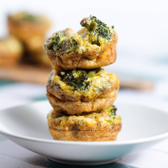 Cheddar Broccoli Egg Muffins - Recipe photo by thehealthfulideas